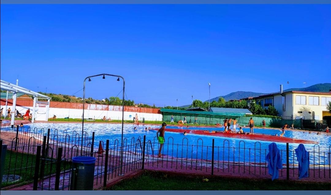 Ruralrut En El Tiemblo Precios Especiales A Partir De 7 Noches, Wifi, Cabina De Hidromasaje, Aire Acondicionado, Zonas De Bano Naturales Cercanas Ngoại thất bức ảnh
