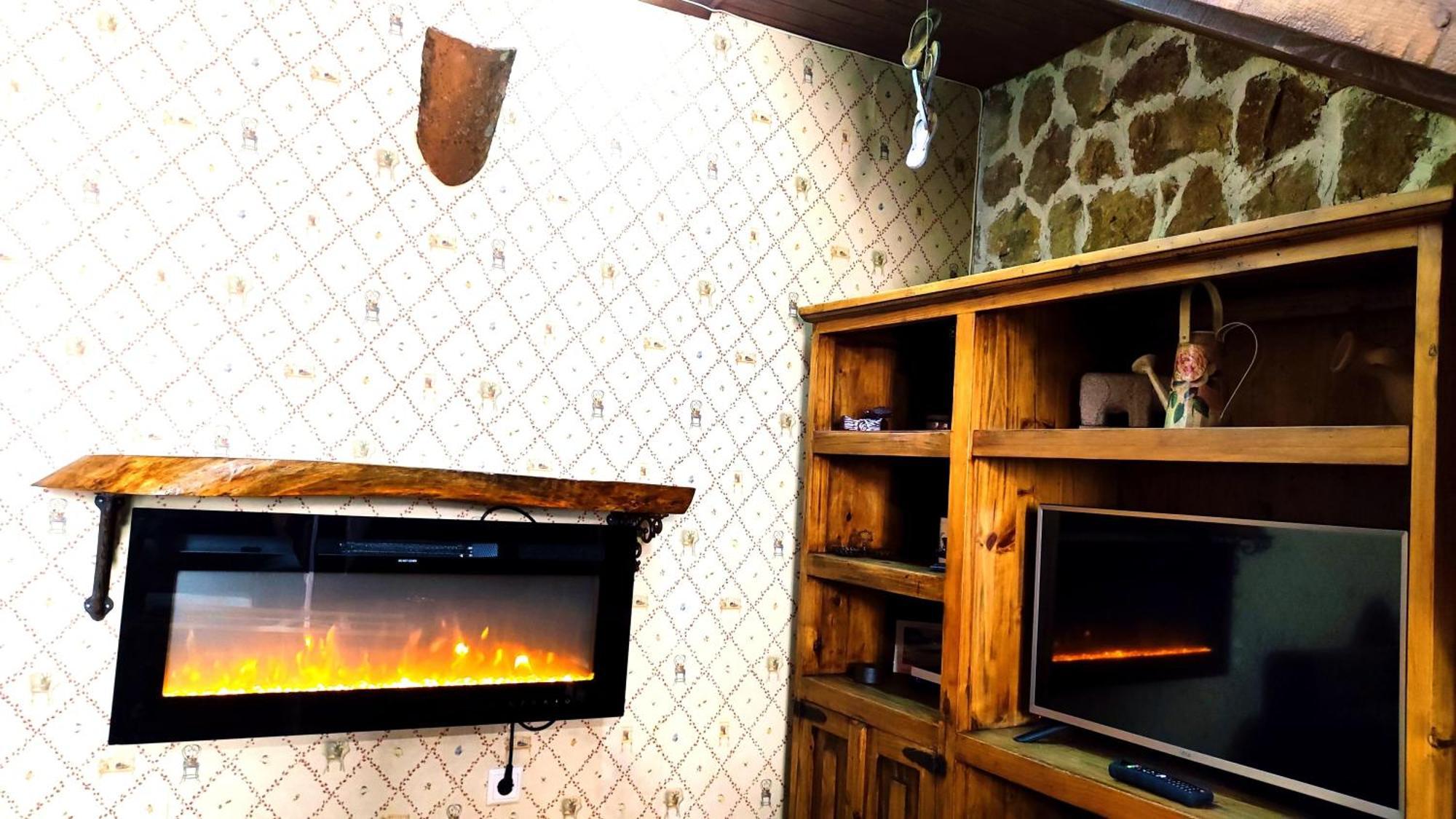 Ruralrut-El Tiemblo Wifi, Cabina De Hidromasaje, Aire Acondicionado Y A Pocos Metros De Zonas De Bano Naturales Ngoại thất bức ảnh